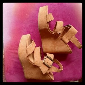 Wedge sandals